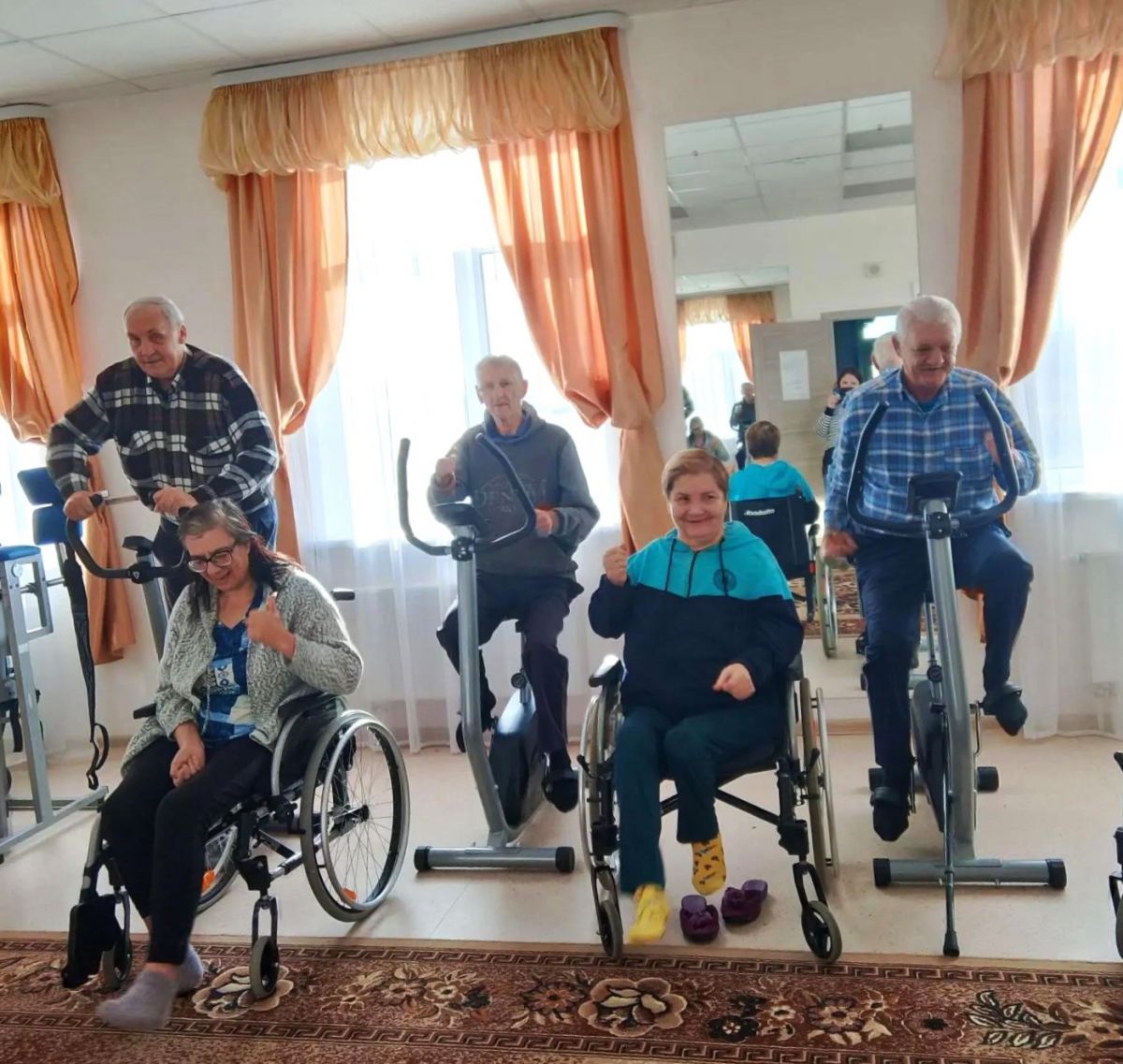 Занятие в кабинете ЛФК